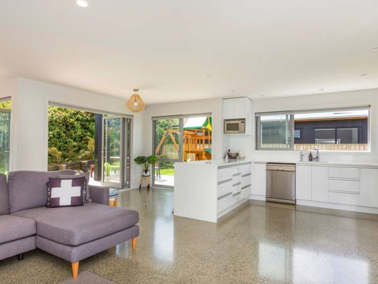 20 Laly Haddon Place Matakana_7