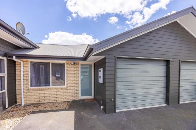 Comfortable & Convenient 2 Bedroom!