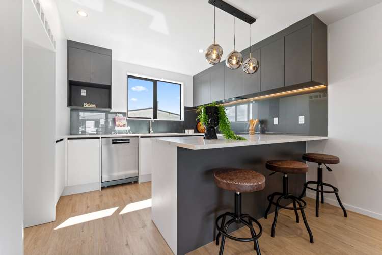 2/18 Sylvan Crescent Te Atatu South_4