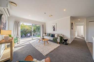 92 Sunstone Crescent_2