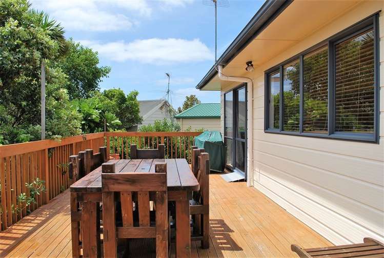 1/17 Mickle Street Te Atatu South_1