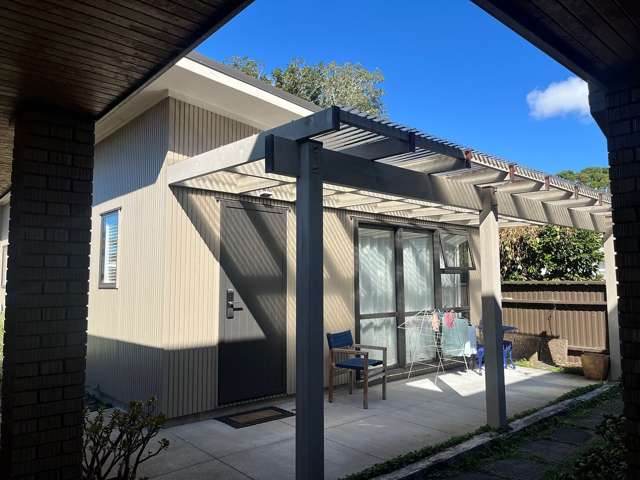 Charming sunny 1BR Unit in Manly with deck!