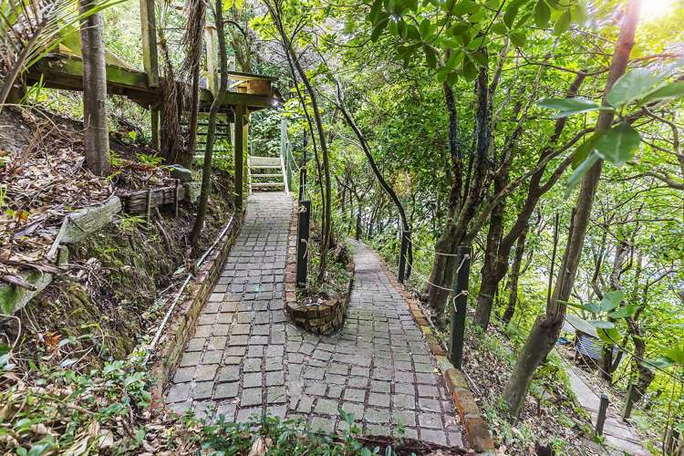 35-37 Airlie Road Plimmerton_13