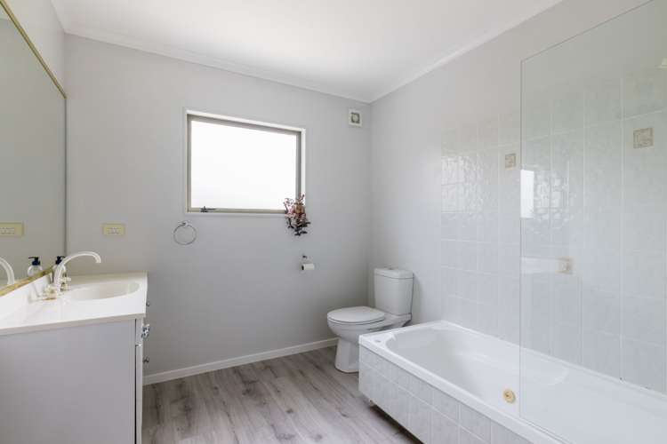 15 Marlowe Drive Leamington_30