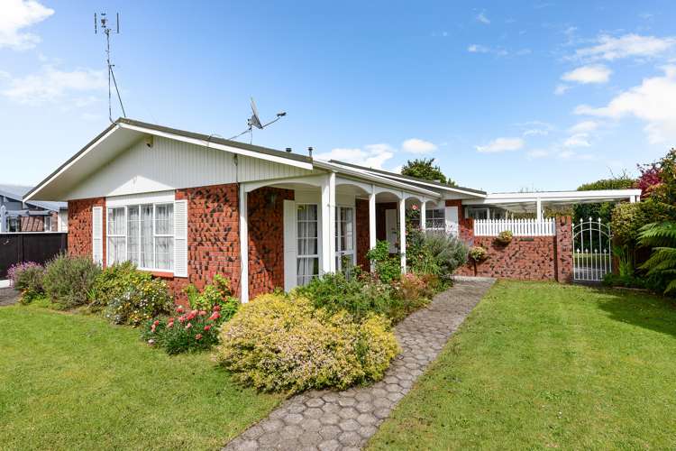 11 Sandalwood Drive Dinsdale_21