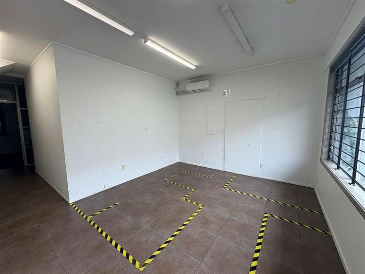 2/27 Cain Road Penrose_3