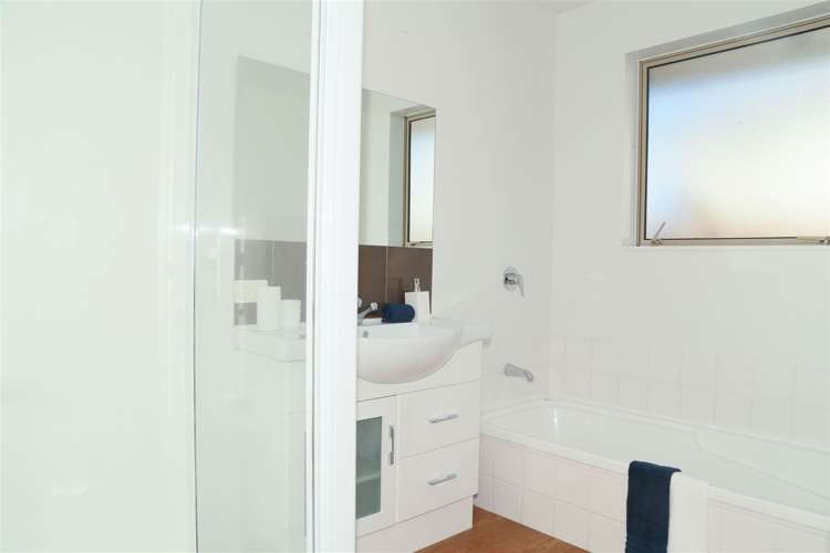 8a Hurricane Way Wigram_8