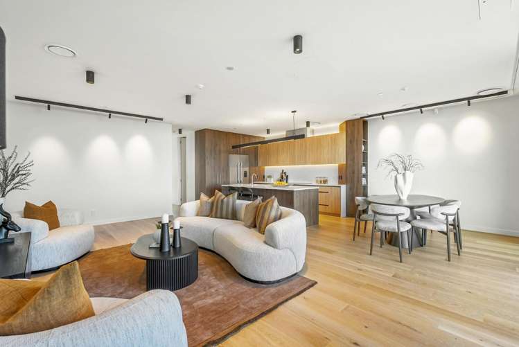 17/423-427 Beach Road Mairangi Bay_8