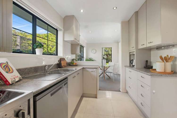 1/5 Lake Pupuke Drive Takapuna_11