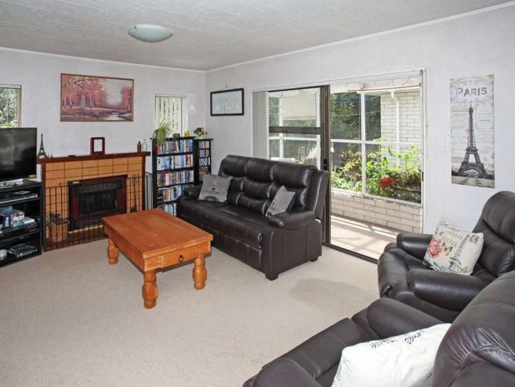 37 Edmund Hillary Avenue Papakura_12