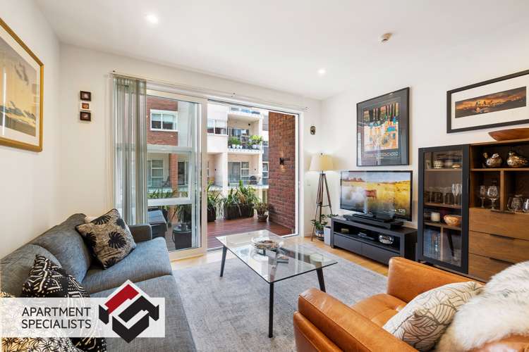 01/54g Surrey Crescent Grey Lynn_1