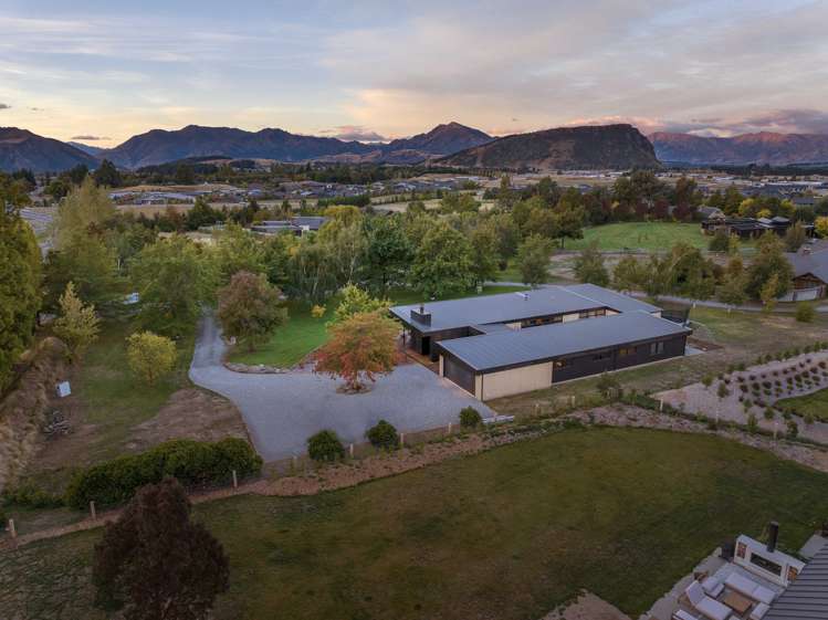 2 Heritage Park Lane Wanaka_25