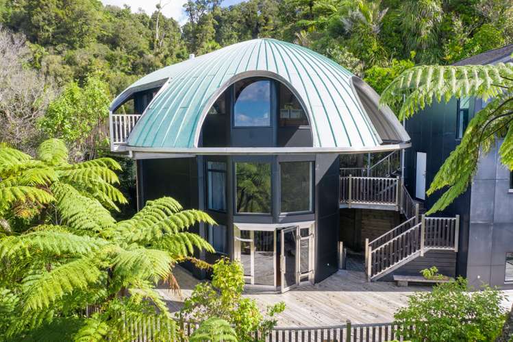 442 Scenic Drive Waiatarua_23