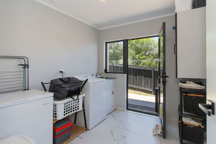 17 Donald Street Stanmore Bay_13