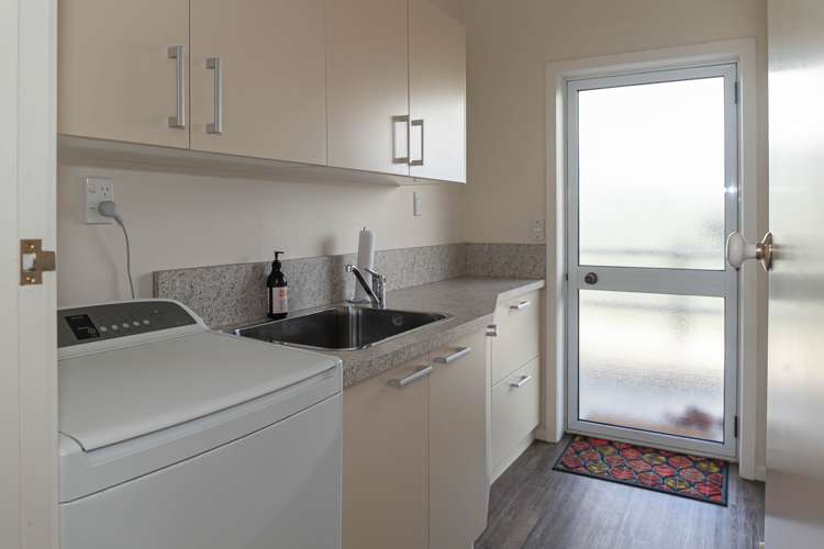 27 Feary Crescent Takaka_9