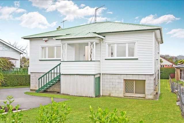 Sunny 3-Bedroom Flat | City & Uni Bus at Door