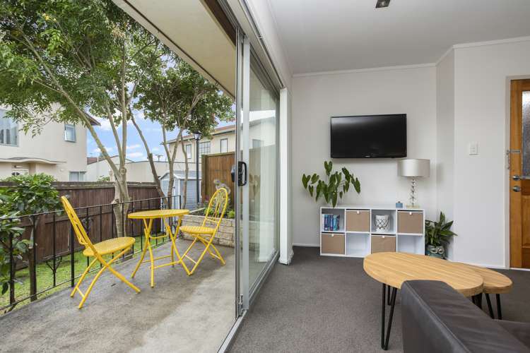 2/15 Riverview Road Panmure_2