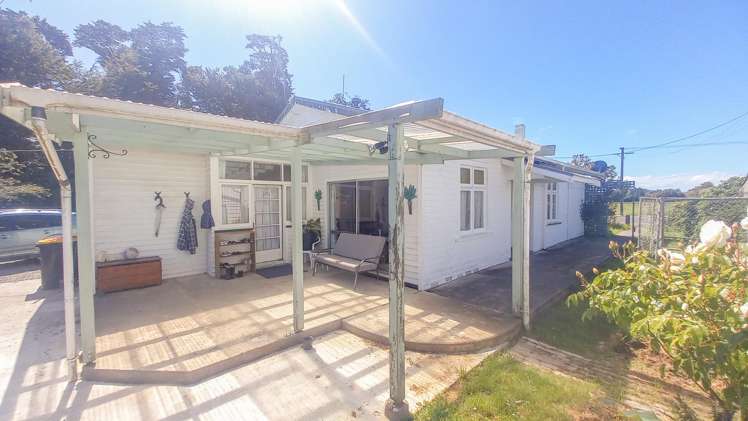 11,13 Birch Street Tuatapere_15