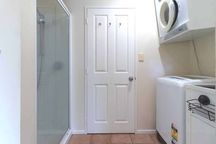 22 Chesterfield Place Rototuna_20