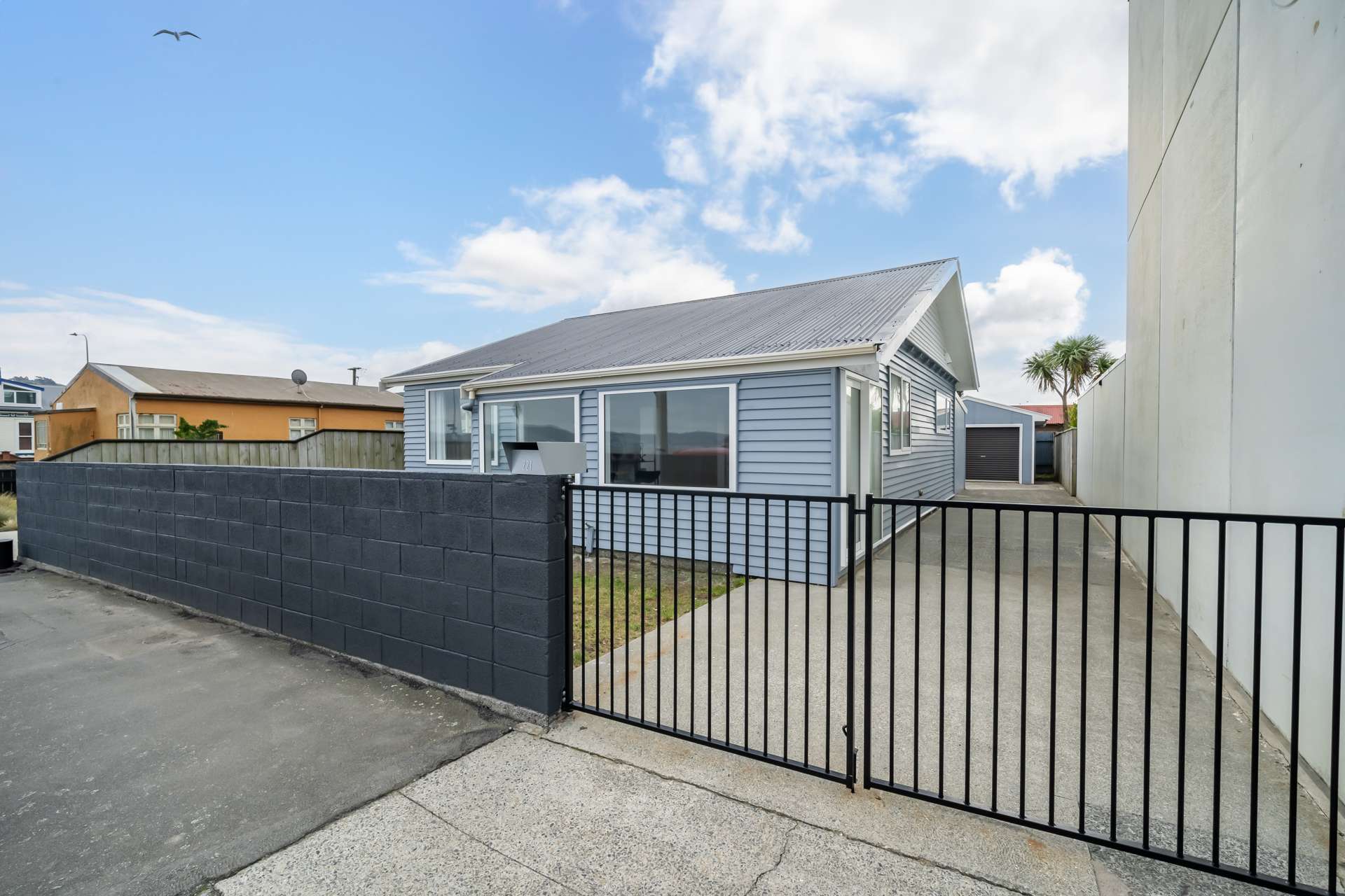 221 The Esplanade Petone_0