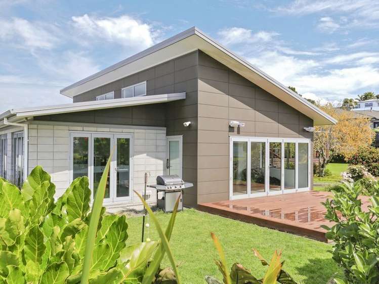 66 The Crescent Waihi Beach_1