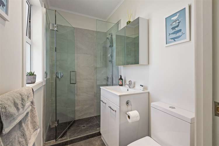 2/13 Salisbury Road Birkdale_17