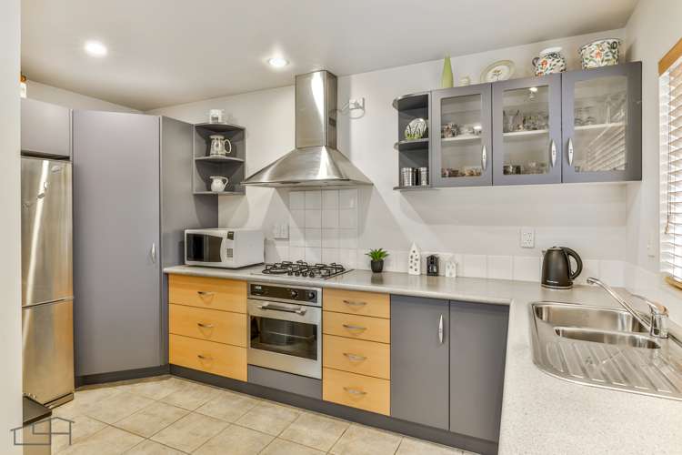 72l Seabrook Avenue New Lynn_9