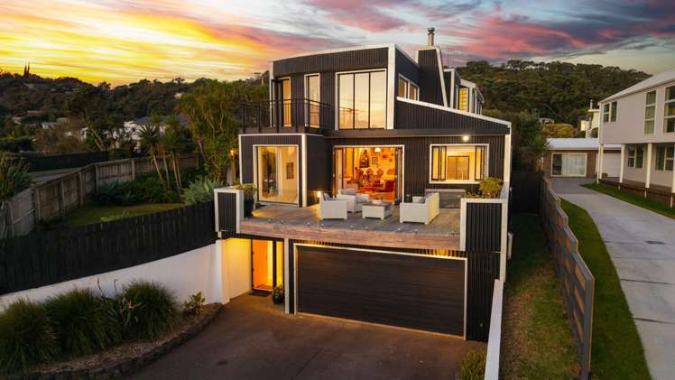 2 Ngatira Road Muriwai_13