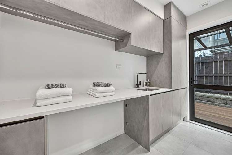 2 Headsail Drive Long Bay_12