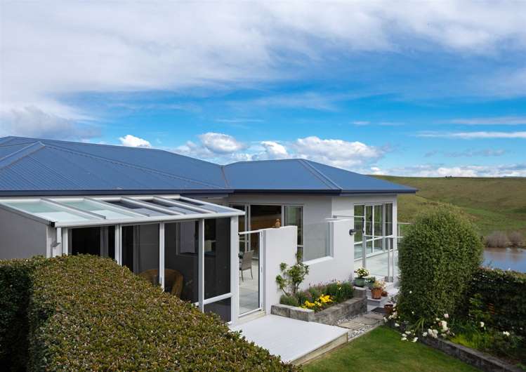 19 Lake View Place Fairhall_1