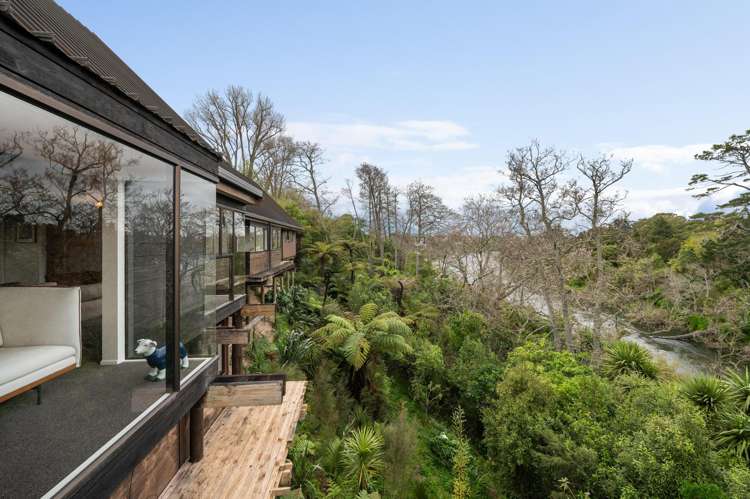 999 River Road Queenwood_36