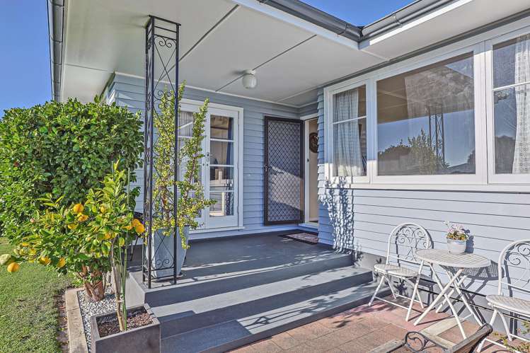 803 Riverslea Road North_4