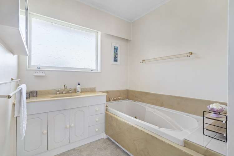 28 Galaxy Drive Mairangi Bay_10