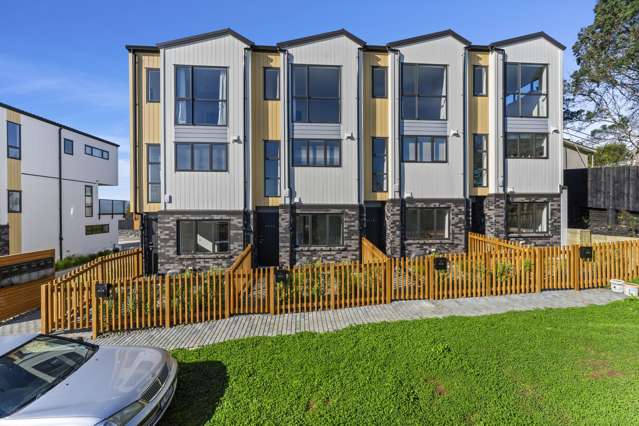 New! 3 bdrm, 3 bath bangers!