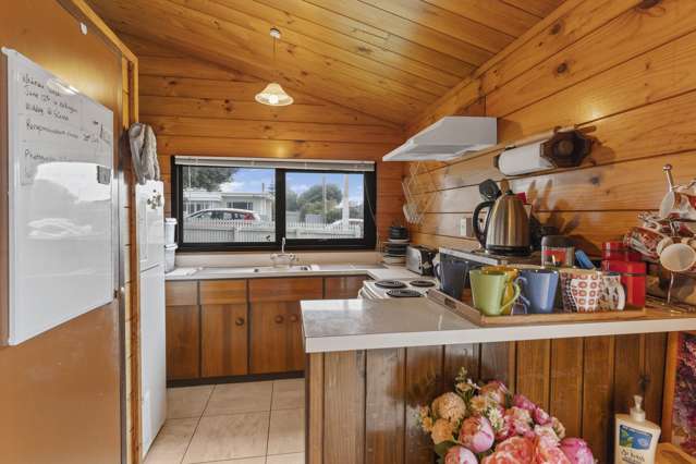 3 Tasman Road Otaki Beach_4