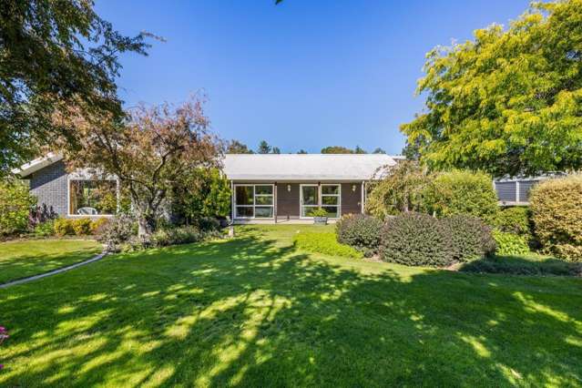 Immaculate Lifestyle Opportunity!