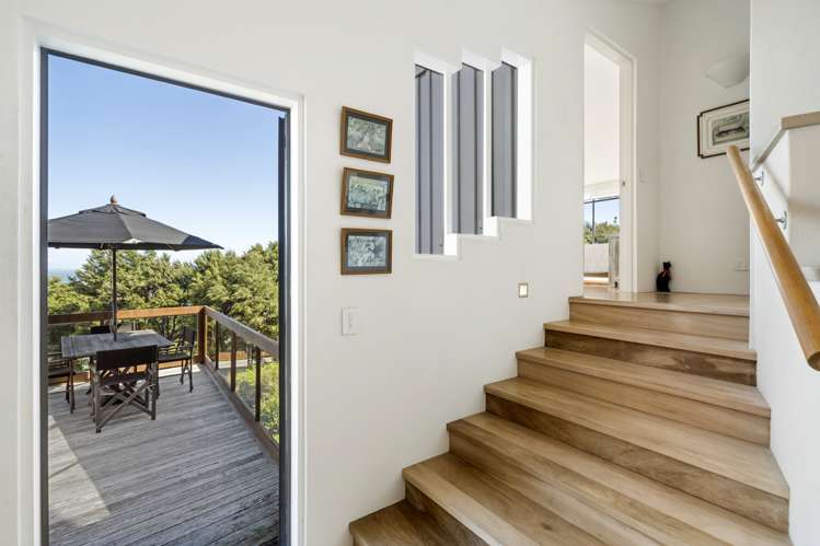 8 Herrings Cove Place Titirangi_18