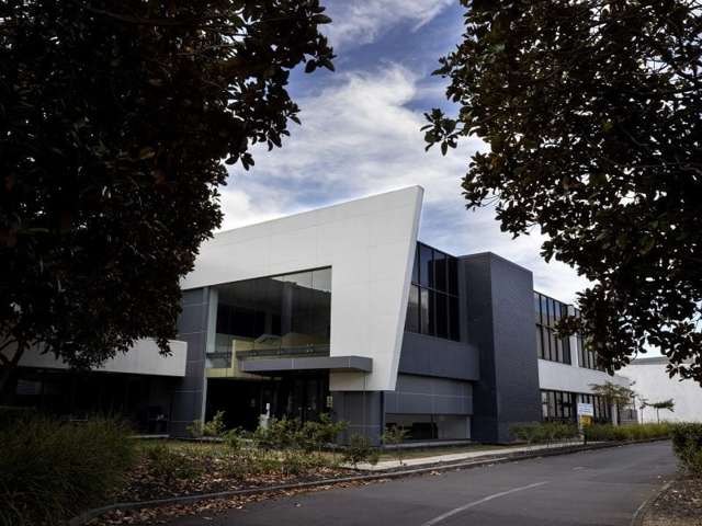 Whole Building/4 Henderson Place Penrose_3