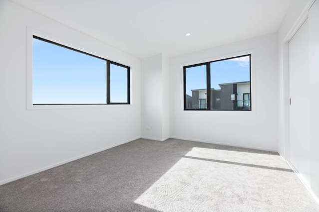 11 Kautawa Lane Massey_4