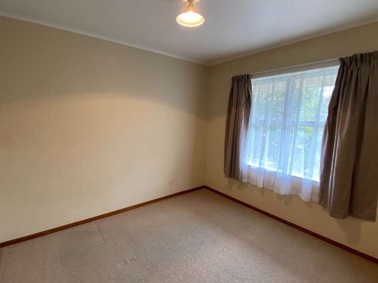 1/2 Pooley Street Pakuranga Heights_4