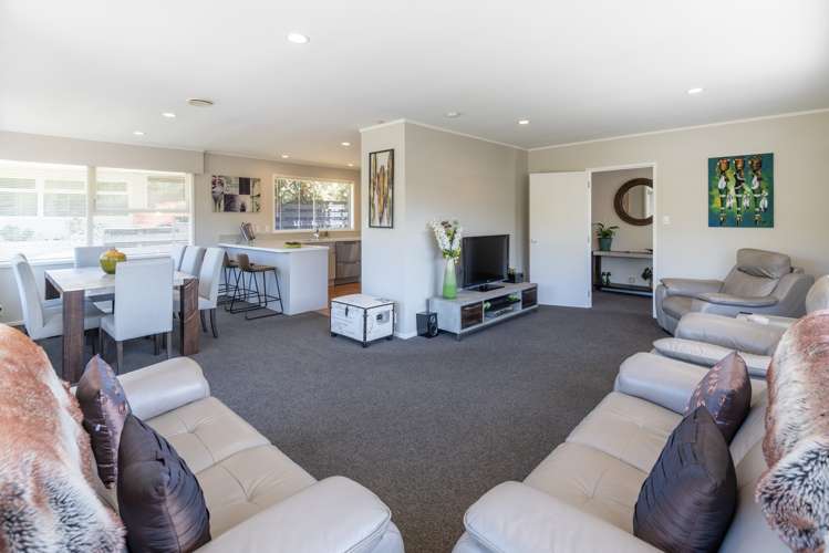 14 Pickwick Parade Mellons Bay_5