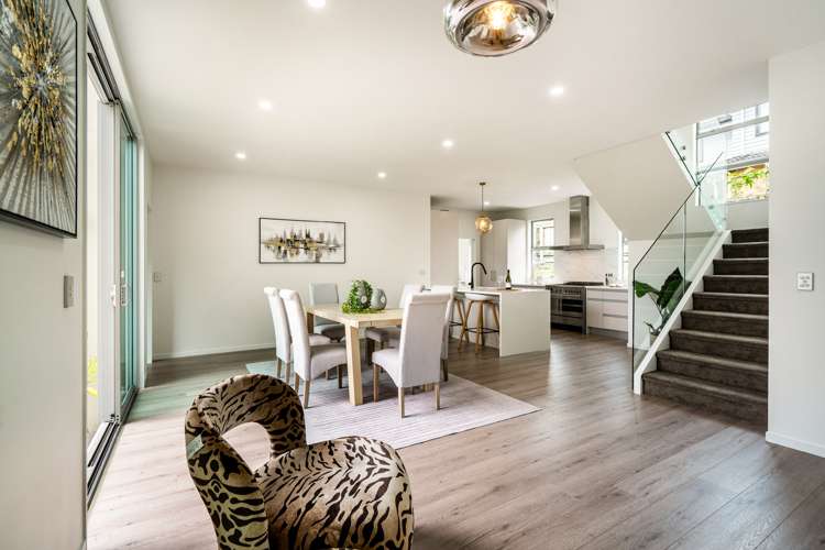 90 Medallion Drive Oteha_5