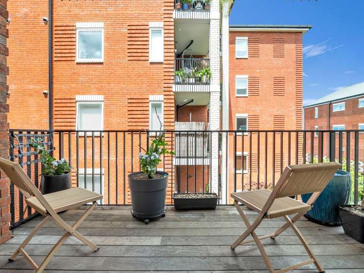 203/1B Soljak Place Mount Albert_18