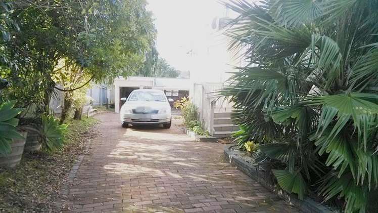 22 Beverly Place New Lynn_10