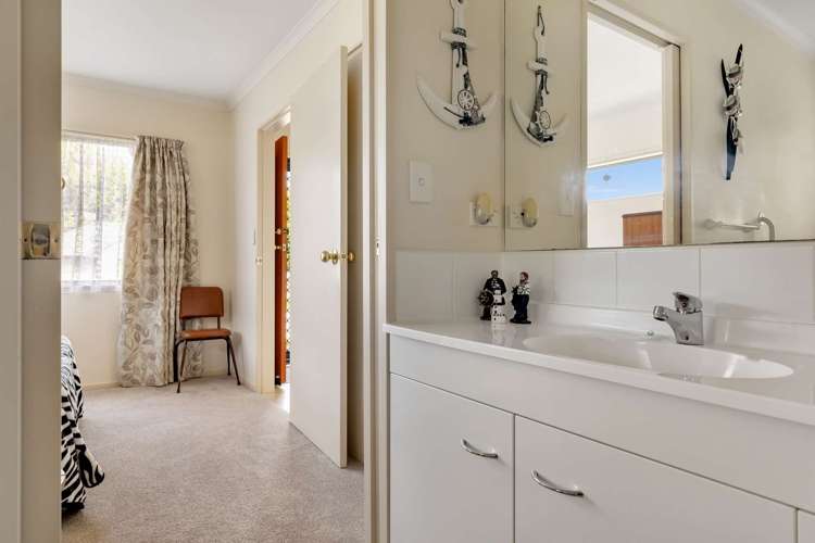 16/285 Vaughan Road Owhata_24