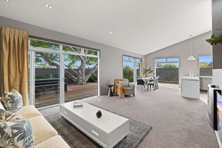 2/544 Teasdale Street_0