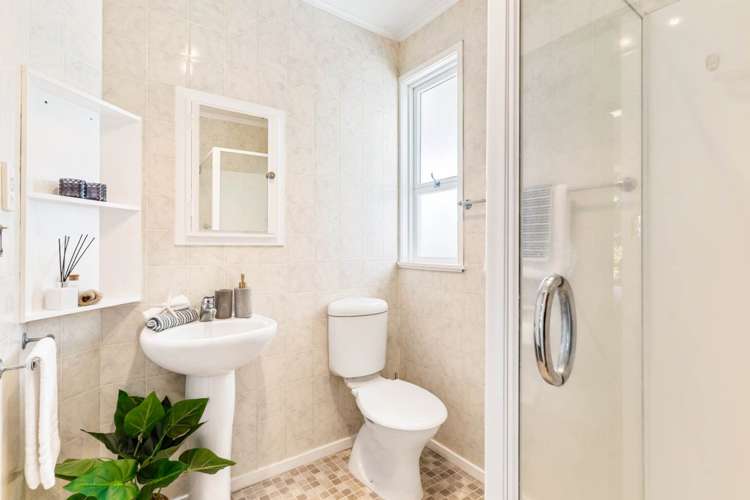 4/240 Hurstmere Road Takapuna_5