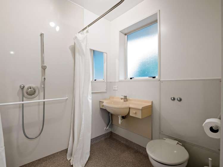 4 Netherby Lane Shirley_19