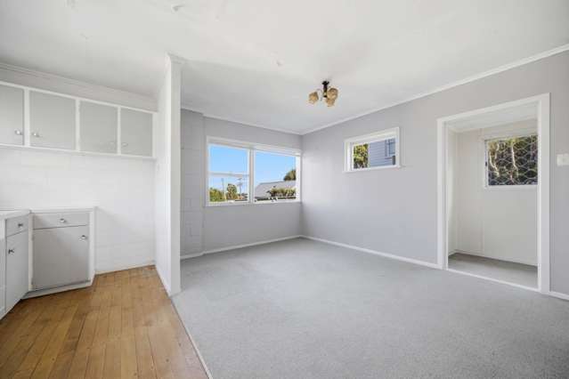 1/2 Rewi Street Torbay_3