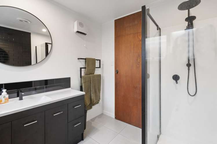 28 Moerangi Street West End_25